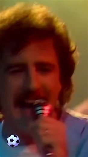 One chorus… the whole world joins in. 🎤 | Opus – Live Is Life