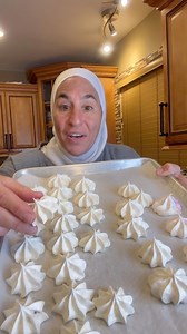 These are probably one the best Ang lightest cookies that actually melt in your mouth. Super easy and so satisfying to make. Meringue cookies 3 egg white (large egg) 3/4 cup granulated sugar 1 teaspoon vanilla 1/2 teaspoon distilled white vinegar Heat the oven at 200 degrees. Line parchment paper and cookie trays. Place egg whites in a stand mixer bowl fitted with a whisk and whip until stiff peaks hold and meringue does not slide out when bowl is turned upside.. Gradually add in sugar and then 