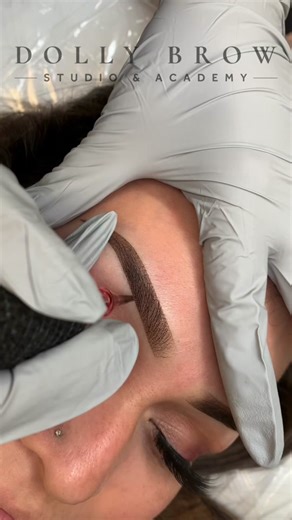 Ombre Powder Brows: Perfecting Your Brow Transformation