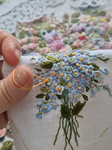 Embroidery Secrets: Creating a Garden on Linen Fabric
