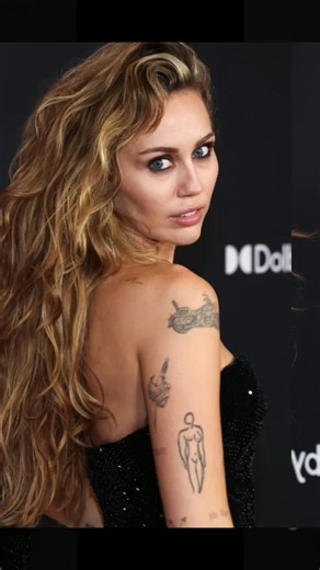 Miley Cyrus beauty, they usually mean her mix of natural skin, low effort glam. #mileycyrus