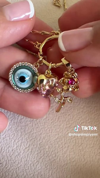 Custom Charm Necklace Guide for Jewelry Lovers