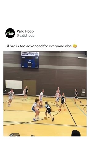 Lil bro is TOO advanced for them 😂