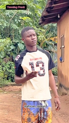 Best reaction | Yawning prank | Tallestman Comedies