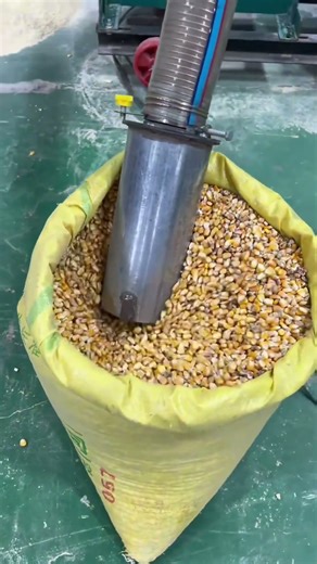 Self-Priming Corn Crusher Automatic Pulverizer Machine#corncrusher #farmequipment #agriculture