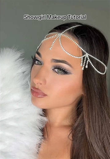 Day 14: Showgirl Makeup Tutorial #31daysofhalloween #makeup #halloween2025 #trending #halloweenmakeup