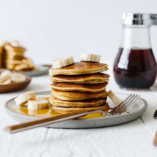 These paleo pancakes have been one of the top recipes on Downshiftology for 3 years! And for good reason. They light, fluffy and delicious! RECIPE: https://downshiftology.com/recipes/paleo-pancakes/ | Downshiftology