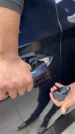 How to manually unlock your Hyundai using emergency key #hyundai #deadkey #deadcar #howto #valetkey