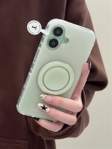 📱clear case with a simple round stand on the back #phonecase #phonestand #clearcase #minimalstyle #dailyuse