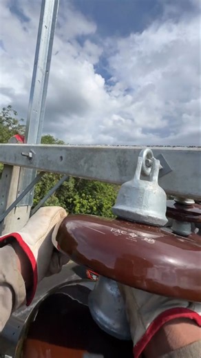 🚧 Power Line Suspension Insulator Installation! #PowerLine #UtilityLineman #LinemanWork #UtilityWork