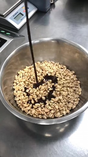 How we make our Puffed Wheat Square Cupcakes! 🤤😍 #jennaraecakes
