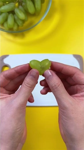 💚 Cute Grape Heart Snack Idea #diyforkids #familyfun