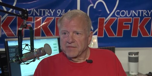 Chiefs public address announcer Dale Carter steps down after 16 years behind the mic