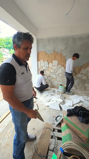 Dando uma geral nas ferramentas neh 🙈😂 #comedy #engraçado #viral | Pedras decorativas