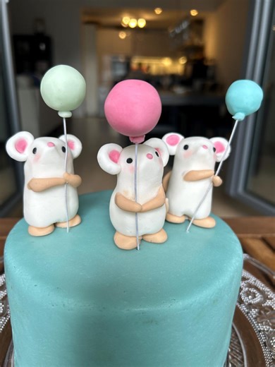 Mouse Fondant Cake Figure With Balloon - Handmade Cake Topper for Birthday, Baby Shower, Christening - Etsy Australia