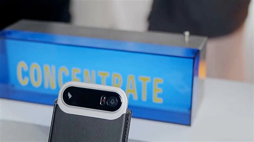 钉钉A1 AI录音笔实测好用！会议录音秒转文字，自动区分发言人，纪要整理效率翻倍，出差开会再也不怕遗漏重点了～