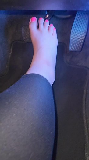 #pedalpumping #revving #barefoot