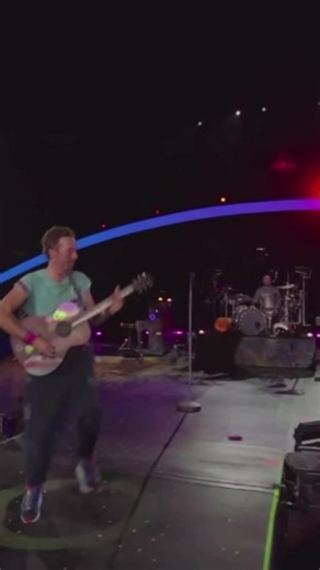 Charlie Brown Live at Wembley Stadium - Coldplay Concert