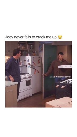 Chandler’s reaction 🤣 | Friends Addiction