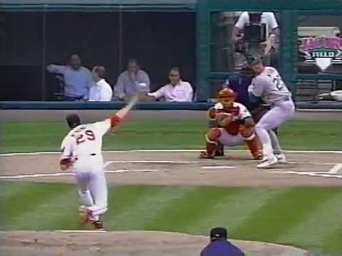 Mark McGwire crushes 2 HRs, drives in 4