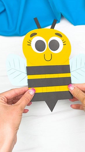 This bee popsicle stick craft is a fun and simple way to get creative with common supplies. It’s great for spring, insect units, or just a cute afternoon activity for kids. Grab the free template to make your own 👇 #beecraft #springcrafts #popsiclestickcrafts #kidscrafts #easycraftsforkids #bugcrafts | Simple Everyday Mom
