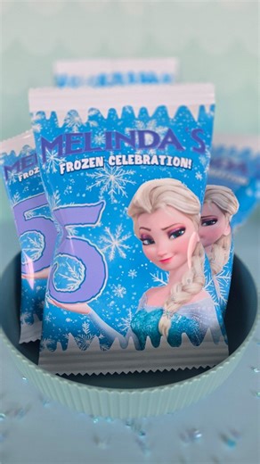 These custom chip bags are such a party hit among guests, and are also great addition to your decorations. But have you ever encountered that you grab one and you have no idea what's inside?... I have, and that is why I like to include the chips' logos to make it less stressing to choose. | two_bluehearts