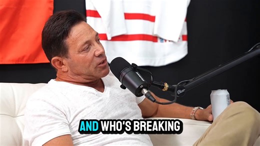 Jordan Belfort from the movie the Wolf of Wall Street, breaks down the four phases of quaaludes. (The drug they used in the movie)"If you just fought the sleep inducing effects for the first five minutes you got this incredible kickass euphoric high, that was just off the charts amazing."Phase 1: Tingle PhasePhase 2: Slur/I love you PhasePhase 3: Drool PhasePhase 4: UnconsciousnessBonus Phase: Cerebral Palsy Phase