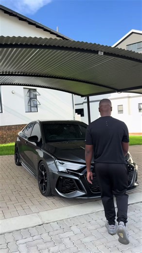 Easter weekend is around the corner 🚗 Before any long trip, first thing I check is the oil level. Healthy oil is amber in colour - if yours is sitting low or looking dark, sort it out before you hit the highway. If you need to top up, Engen Xtreme 5W-40 is the move. Fully synthetic, built for long high-performance drives. ✅ @engen.sa #EngenXtreme Disclaimer: The information provided is for general guidance only. Vehicle owners are advised to consult their specific vehicle handbook or manufactur