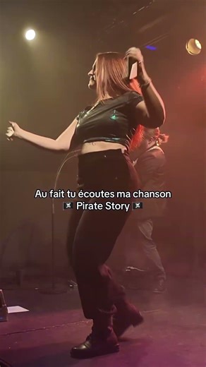 😮 #folkpop #folksinger #celticmusic #seashanty #piratesong #livemusic