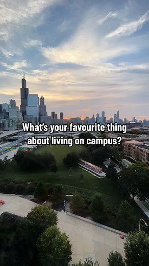 What’s your favourite thing about living on-campus?👀 #UIC #UICHousing #TheRightPlace #Chicago #Dorm