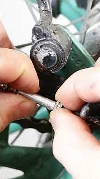 How to remove a rear wheel with hub gears and a drum brake
