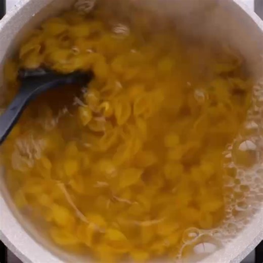 RECIPE ➡️ https://thesouthernladycooks.com/amish-pasta-salad/ This delicious Amish Pasta Salad is one of our most popular recipes!! It has millions of views every year! Definitely add this wonderful salad to any summer meal. ⭐️⭐️⭐️⭐️⭐️ | The Southern Lady Cooks