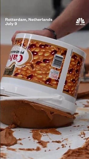 Museum spreads 800 pounds of peanut butter on its floor