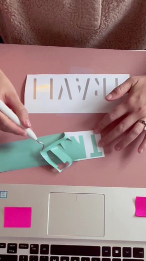 Create a Travel Vinyl Pouch with Cricut Easily