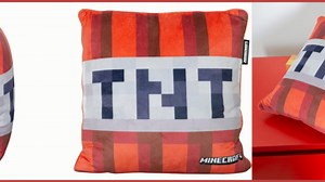 Minecraft: Relax Pillow - Creeper - Character Lounge Cushion, Armrests, Phone Pocket, Soft-Comfortable Game Theme Decor, 27.6 x 15.7 x 19.7, Licensed