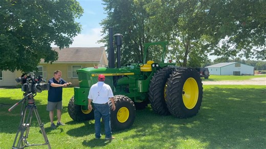 Sneak peek at upcoming Tractor Tales segment….sweet 1977 JD 6030 with 5700 hours belonging to my friends Alex and Gina Kerr of Mt. Sterling, IL. Here filming Kerr Auction sale tomorrow for Machinery Pete TV show | Machinery Pete