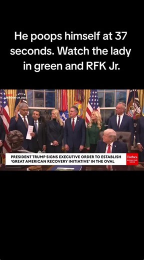 He poops himself at 37 seconds. watch the lady in green and RFK Jr.@Missyinthestreetz2.0 @missyinthestreetz #fyp #rrump #maga #republicans #democrats