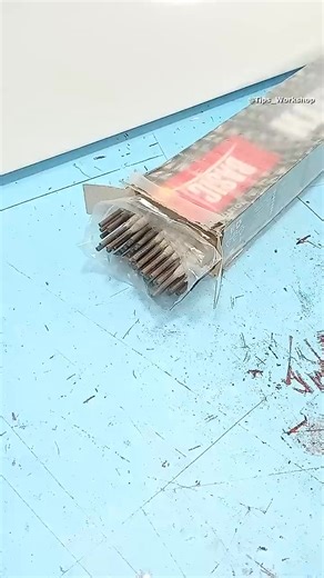 Really practical tip and trick. How to sharpen a knife to razor sharp yourself! DIY equipment. Tips and tools. #shorts #diy #tips #tricks #diyequipment #tipsandtools #handytips #recyclediy #howto | Tips WorkShop