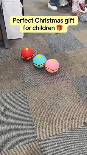 🪀 "This Magic Ball Made My Kids Forget About Screen Time!" 📱✨ I used to struggle to get my kids off the couch... until we discovered this Magic Bouncing Ball! Now we're having epic family battles in the backyard! 🏡💥 🌟 Why this isn't just another ball: ✅ Unpredictable bounces - Never know where it'll go next! 🌀 ✅ Glows in the dark - Evening play just got magical! 🌙 ✅ Super durable - Survived my 5-year-old's "experiments"! 💪 ✅ Easy to catch - Perfect for little hands! 👶 | Simtplicity.PL03