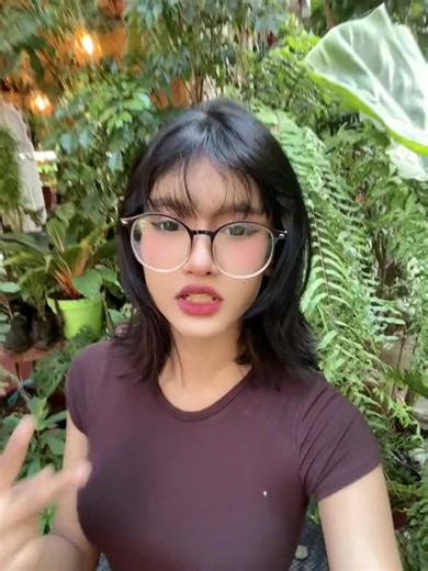 Two girls TikTok duet ideas and trends