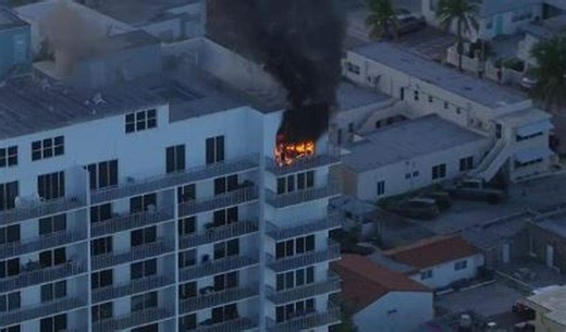 High-rise condo building on Hollywood Beach catches fire, dispatch records show