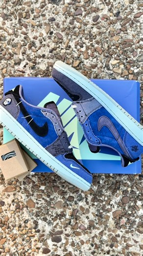 Jit Applewhite on Instagram: "the air jordan 1 low - voodoo alternate is just in time for halloween. once a player exclusive for zion williamson, they’re finally available for release. different textured materials and different shades of purple give the shoe a new life from the old release. 3 pairs of wax laces (sail, black and green)! october 29 👻"