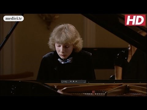 Grand Piano Competition - Ivan Bessonov - Piano Concerto No. 21 - Mozart