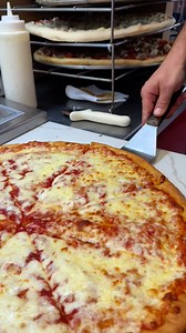 213K views · 4K reactions | Cheese Pizza Pull 襤 #pizza #cheese #pizzatime | Foody Fetish | Facebook
