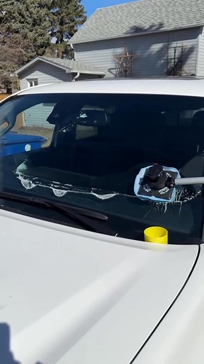 🧽 Double-sided glass cleaner: Easily clean the inside and outside of car Windows Strong magnetic adsorption design enables synchronous cleaning with one hand. It contains anti-scratch microfiber fabric, ensuring a clear view at all times. | Enca Palkova