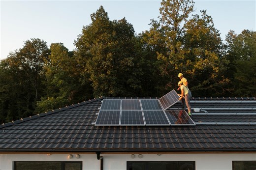 Can you recycle solar panels? What happens when they stop working efficiently