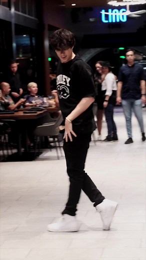 Celebrating Michael Jackson's Birthday With Memorable Moonwalk Moments