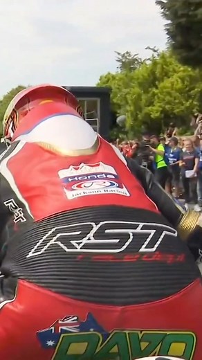 The @milwaukeetool_uk Senior TT Race is officially under way 🚀🔥😍 #TT2023 #iomtt #superbike #seniortt | Isle of Man TT Races