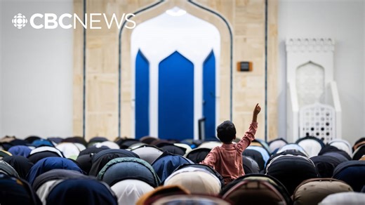 Thousands gather at Vancouver Convention Centre to celebrate Eid al-Fitr
