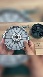 Liberty Engine 5.0 - PARTE 9: Generador Eléctrico Autosustentado Revolucionario La resina epoxi tiene 2 componentes: base y catalizador. Mezclar bien produce una reacción química que convierte el líquido en sólido resistente. Se vierte en un recipiente y se deja secar 24 horas. ¡Fácil! #resinaepoxi #bricolaje #manualidades #epoxi #diy #tutorial | Hidden Technology